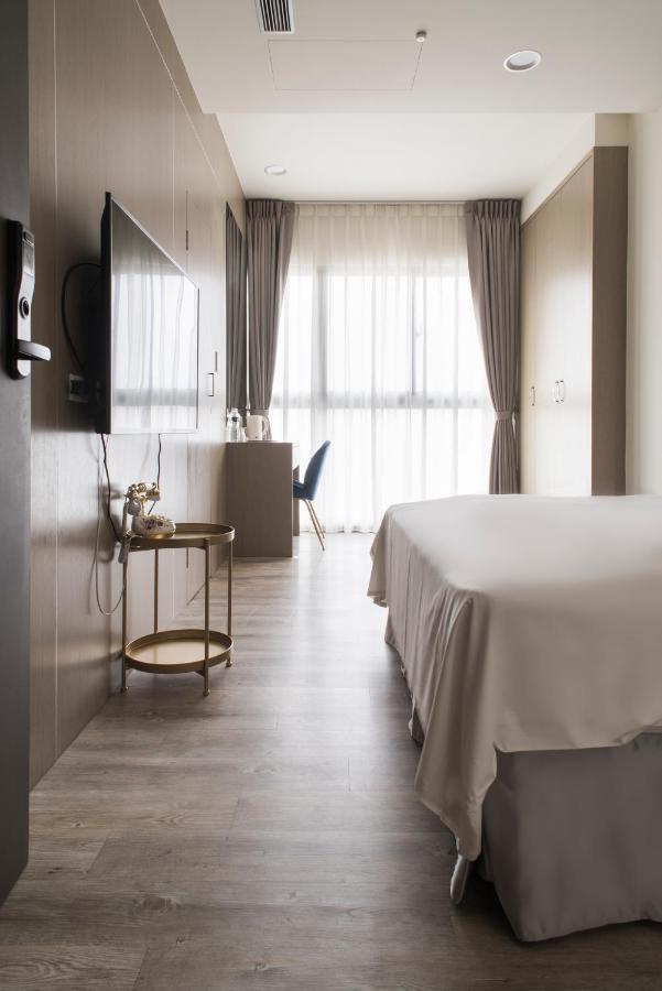 Whoops Hotel Đài Trung Ngoại thất bức ảnh